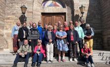 Zu Gast beim Sängerfest Tallinn. Die Gruppe an der Alexanderkirche in Narva. Zu Gast beim Sängerfest Tallinn. Die Gruppe an der Alexanderkirche in Narva.