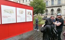 Die Wanderausstellung zeigt hinterlassene Gegenstände ehemaliger Häftlinge. Die Wanderausstellung zeigt hinterlassene Gegenstände ehemaliger Häftlinge.