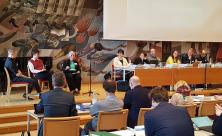 Die ehemalige Synodalpräsidentin Gudrun Lindner (vorn links          
          <div class=