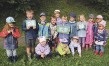 Die Rasselbande-Kinder der Kita »Regenbogen« haben ein Buch über ein Stück Johanngeorgenstädter Geschichte verfasst. © Irmela Hennig Die Rasselbande-Kinder der Kita »Regenbogen« haben ein Buch über ein Stück Johanngeorgenstädter Geschichte verfasst. © Irmela Hennig
