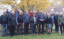 Landesbischof Tobias Bilz (8. v. r.) hat die pensionierten Pfarrer von der Evangelischen Zehntgemeinschaft Sachsen bei ihrer Jahrestagung in Meißen getroffen und ihnen für ihr Engagement gedankt. © Rudolph Landesbischof Tobias Bilz (8. v. r.) hat die pensionierten Pfarrer von der Evangelischen Zehntgemeinschaft Sachsen bei ihrer Jahrestagung in Meißen getroffen und ihnen für ihr Engagement gedankt. © Rudolph
