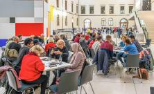 Inzwischen eine echte Institution: Die ABC-Tische im Stadtmuseum und hier im Albertinum          
          <div class=