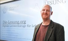 Testlauf mit Freiwilligen: Der Leipziger Theologe Philipp Schulz- Mews will Lektoren Unterstützung geben. © Birgit Pfeiffer