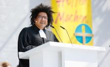 Pfarrer Quinton Ceasar predigte am Sonntag beim Abschlussgottesdienst des Kirchentags und wird seither mit einer Welle von Kritik überzogen.