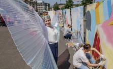 Mit Engeln und Graffitikunst: Kunstaktion von Pax Christi am Sonnabend auf dem Leipziger Wilhelm-Leuschner-Platz. © Uwe Winkler