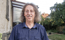 Uwe Claus ist Schriftsteller und war Religionspädagoge in der Auferstehungskirche Dresden-Plauen. 