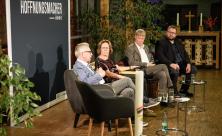 Gäste auf dem SachsenSofa in Werdau © Evang. Akademie